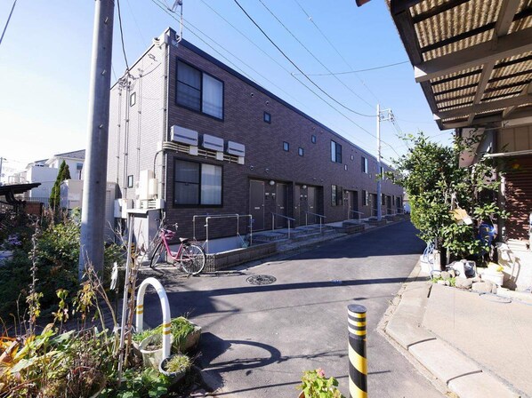 レオネクストラシーヌ弐番館の物件外観写真